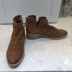Dolce Vita Tommi perforated bootie